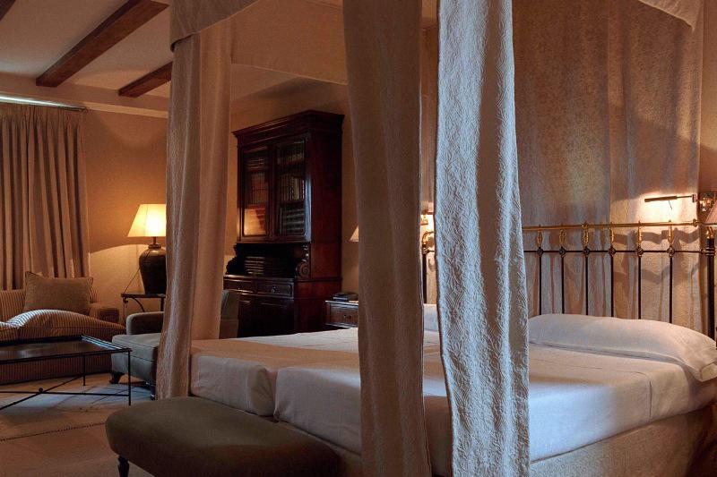 Landa 호텔 Burgo 객실 사진 A suite at the Hotel de Crillon