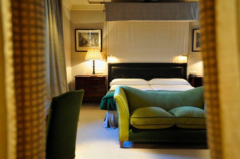 Landa 호텔 Burgo 객실 사진 A bedroom at the hotel