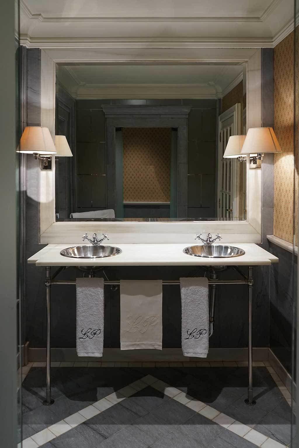 Landa 호텔 Burgo 외부 사진 A double sink