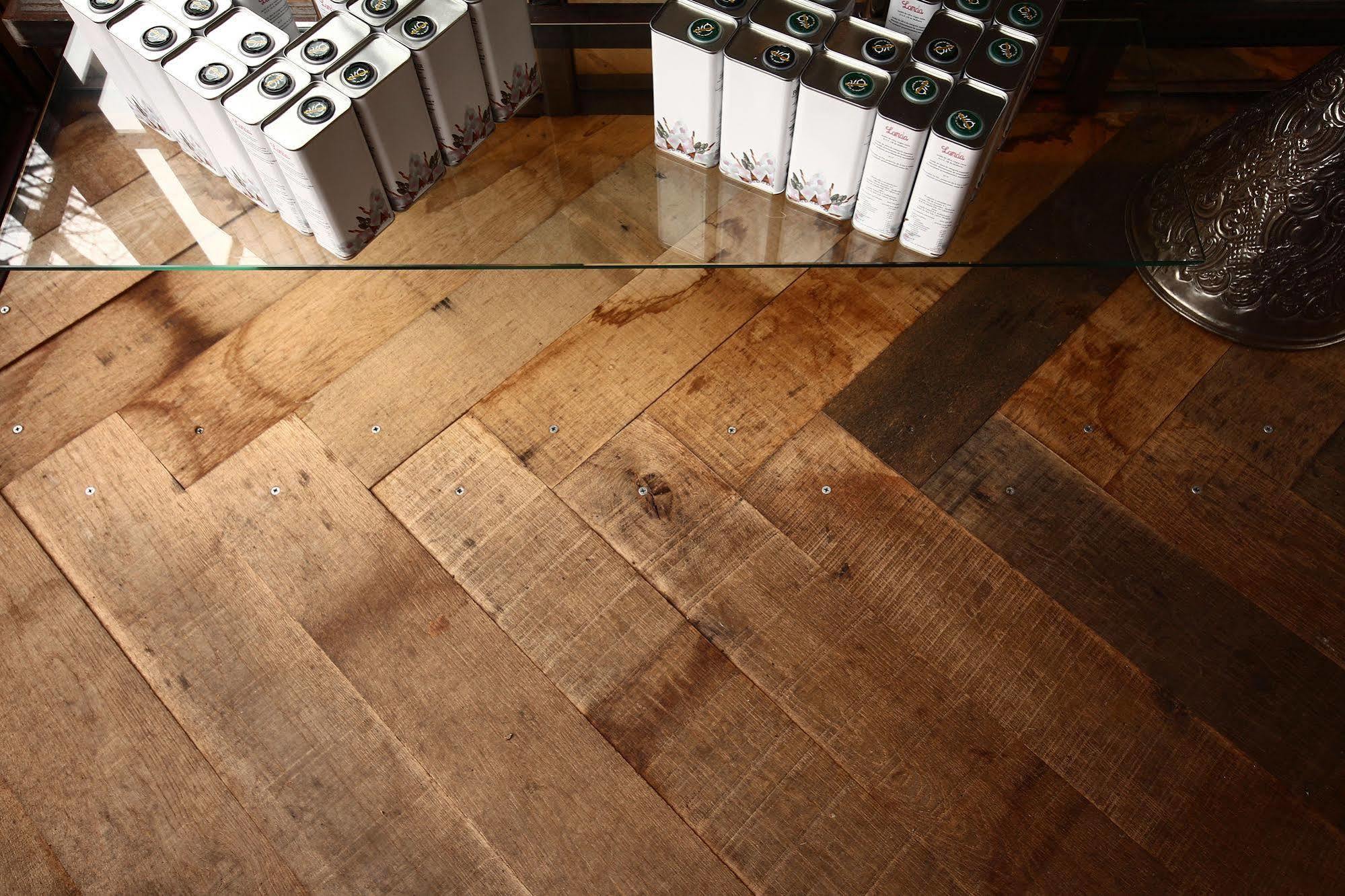 Landa 호텔 Burgo 외부 사진 A floor made of maple wood